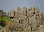 22km from AAmbilobe, one of the most outstanding sites of the region: the Tsingy of Mahaloka. Discover the remains of its caves and the history behind them